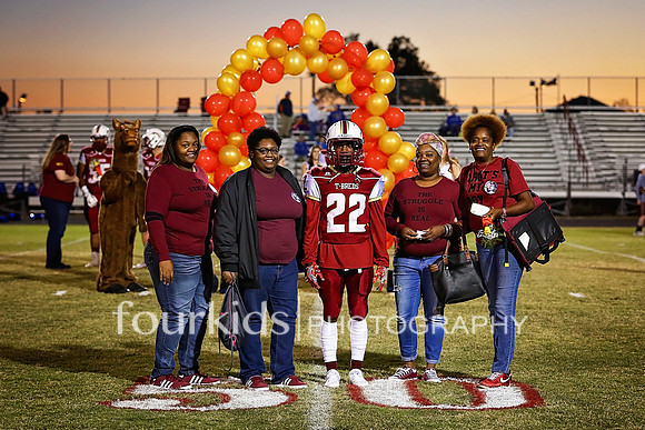 SAHS_Senior_Night_10-21-16_0030 copy
