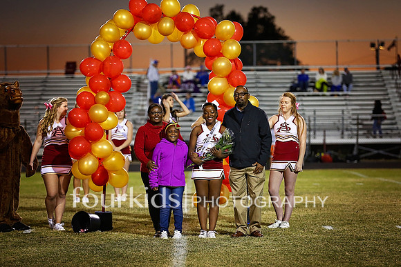 SAHS_Senior_Night_10-21-16_0049 copy